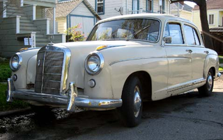 Illustration for article titled 1958 Mercedes-Benz 220S